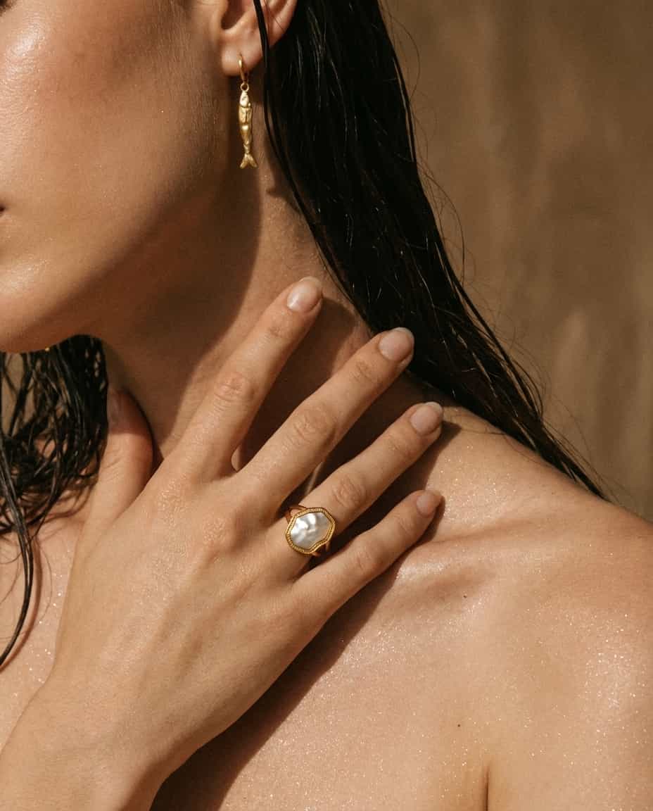 Vintage Irregular White Shell Adjustable Ring