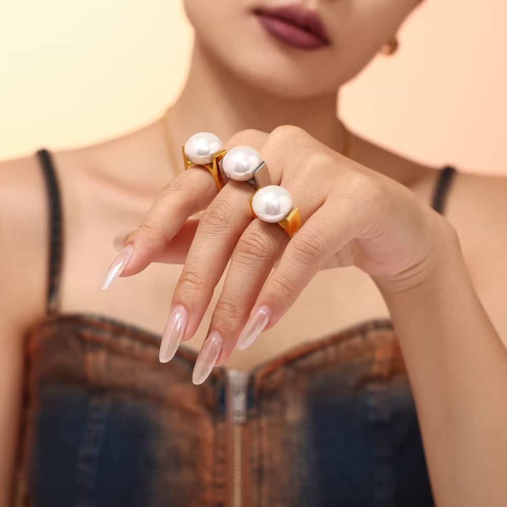 Elegant Oversized Pearl Ring