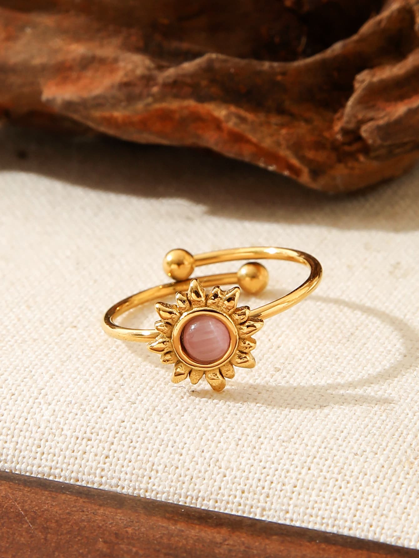 Vintage Sunburst Cat Eye Adjustable Ring - Image 4