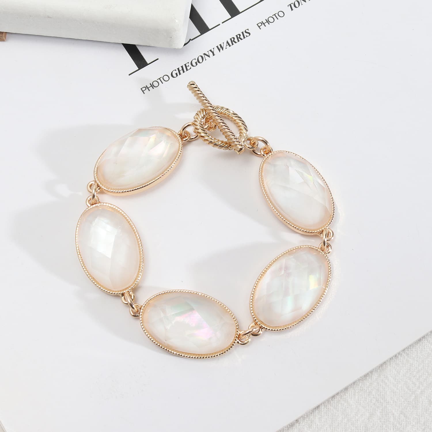 Elegant Abalone Shell Resin Bracelet - Image 5