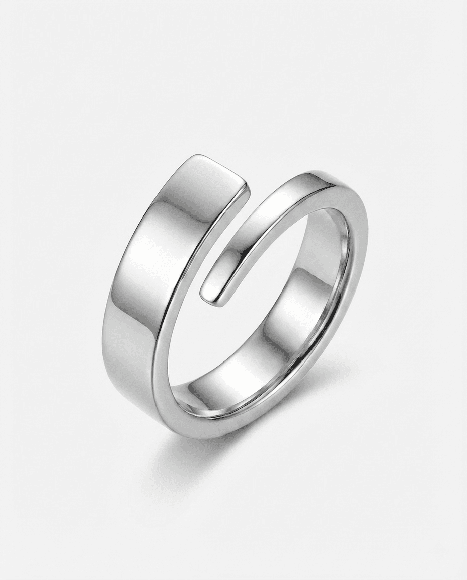Minimalist Twisted Band Ring - Image 4