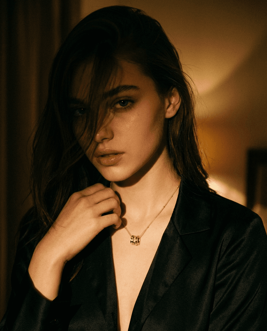 Elegant Interlocking Triple Ring Zircon Necklace - Image 2