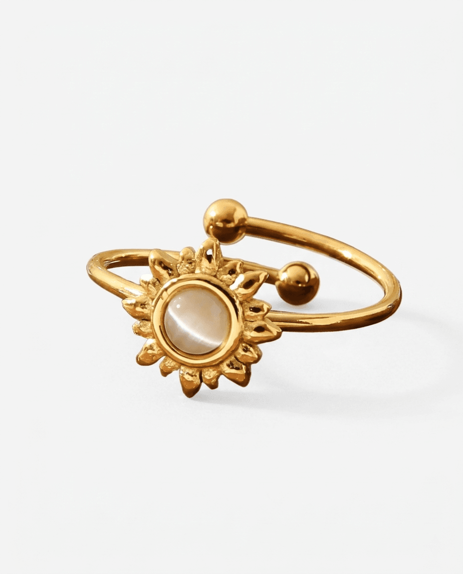 Vintage Sunburst Cat Eye Adjustable Ring - Image 1
